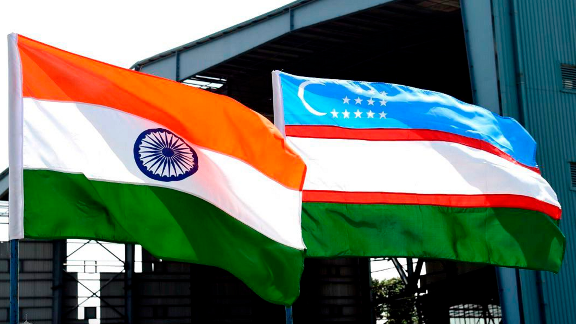 Флаг Индии и Узбекистана - Sputnik Узбекистан, 1920, 17.07.2023