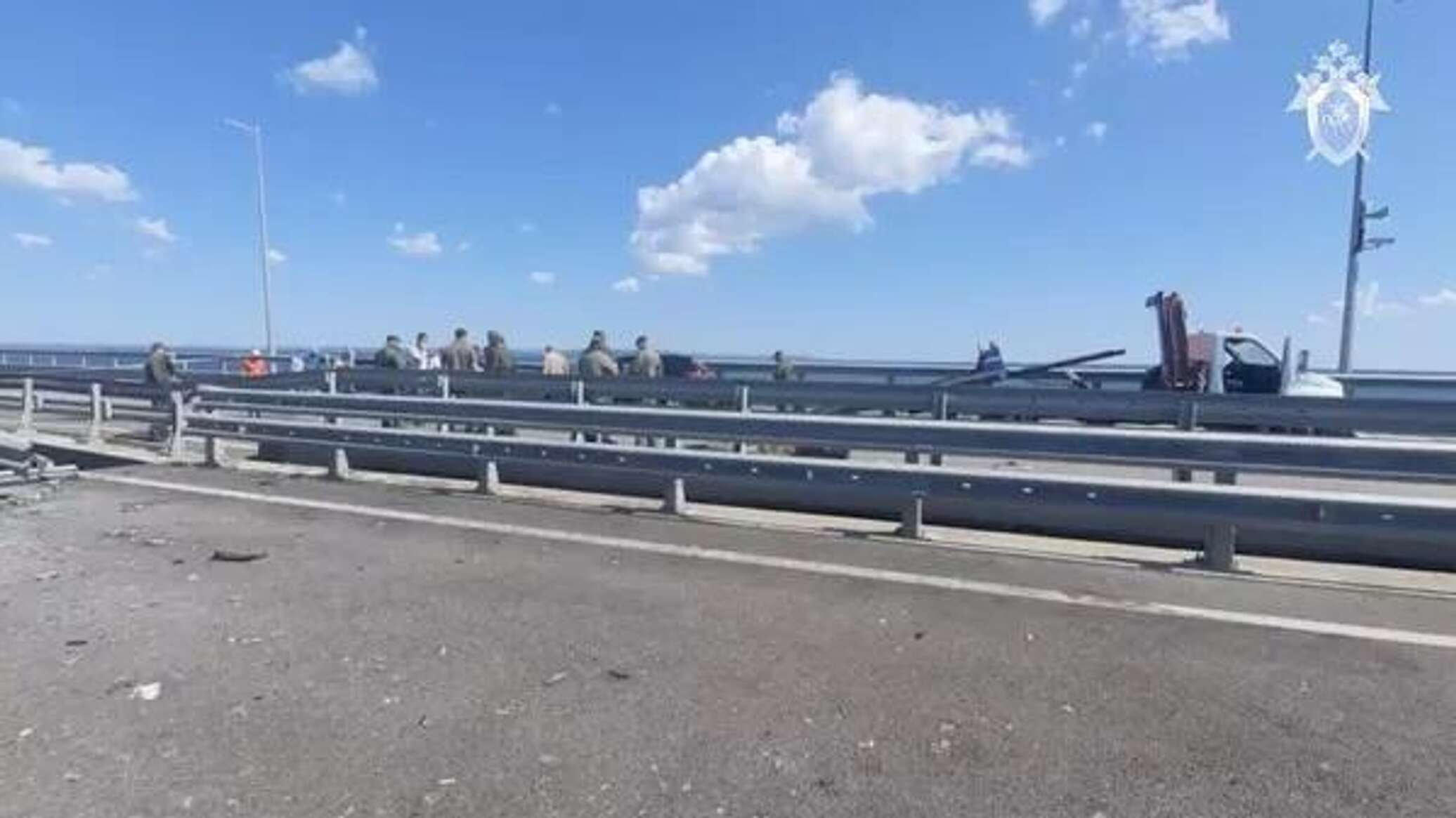 Нападение на крымский мост сегодня. Крымский мост 17 июля 2023. Крымский мост 17 июля. Крымский мост 17 июля 23. Крымский мост взорвали 17 июля 2023.