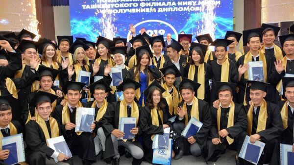 В этом году больше тысячи узбекистанцев получили дипломы о российском образовании - Sputnik Узбекистан