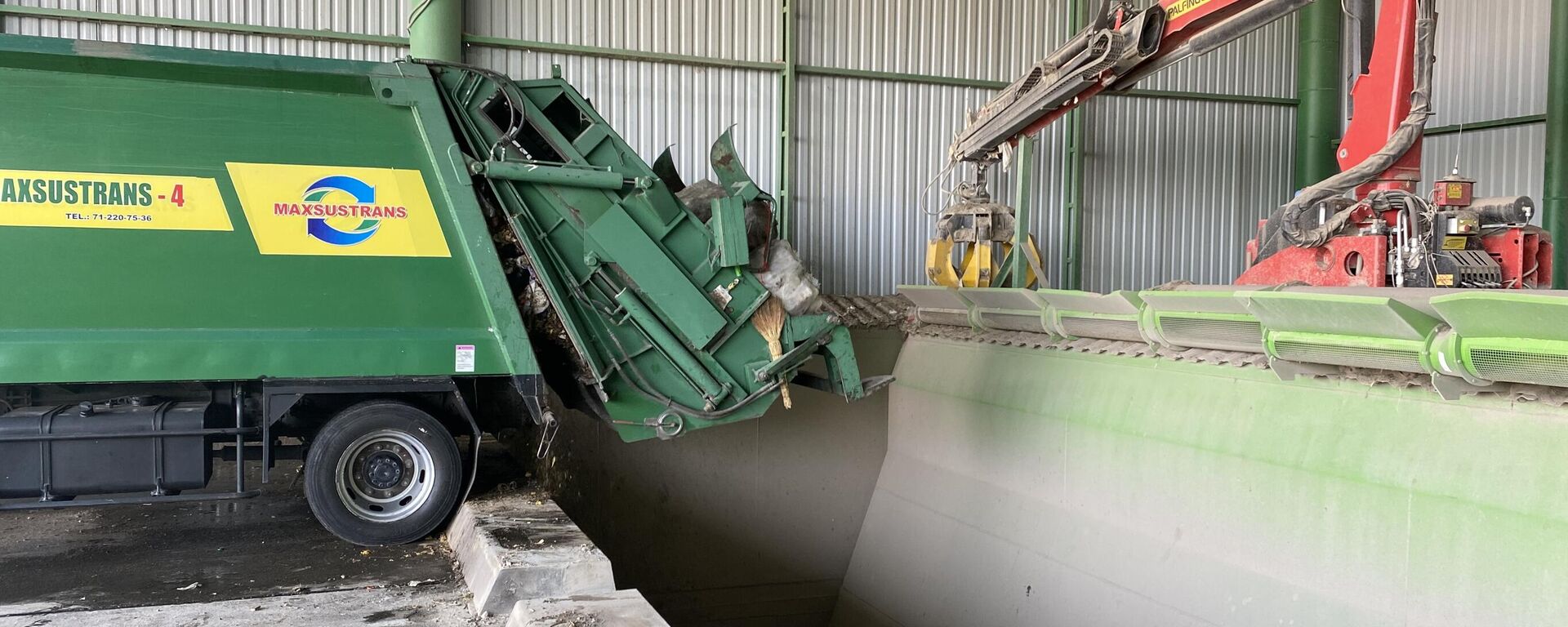 Сбор и переработка отходов Сбор и переработка отходов - Sputnik Узбекистан, 1920, 20.09.2025