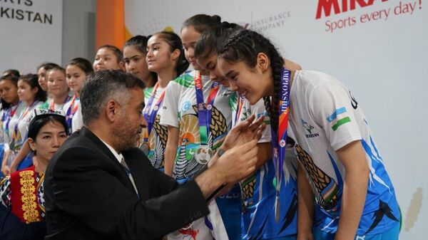 В Ташкенте завершился чемпионат ЦА по волейболу среди юниоров - Sputnik Узбекистан