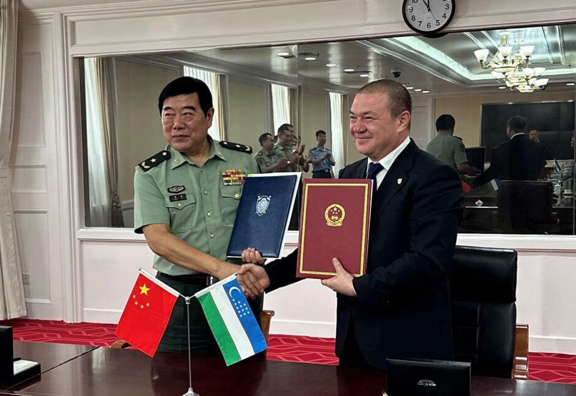 Подписан Меморандум о сотрудничестве между военными прокуратурами Узбекистана и Китая - Sputnik Узбекистан, 1920, 25.07.2023