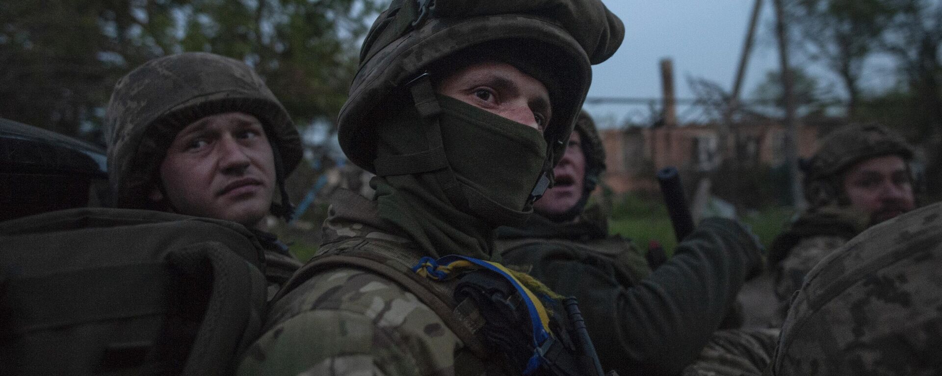 Украинские солдаты на передовой недалеко от Бахмута 16 июня 2023 года. - Sputnik Ўзбекистон, 1920, 27.01.2024