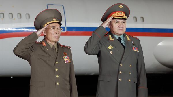 Министр обороны РФ С. Шойгу прибыл в КНДР. - Sputnik Узбекистан