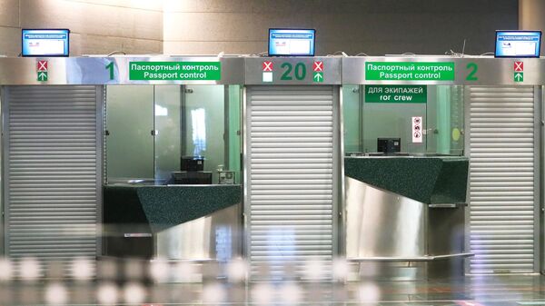 Zona pasportnogo kontrolya v Mejdunarodnom aeroportu Vnukovo. - Sputnik O‘zbekiston
