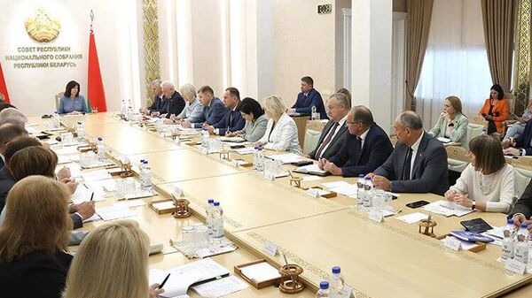 В Совете Республики прошло совещание по вопросу подготовки Белорусско-узбекского женского бизнес-форума - Sputnik Узбекистан