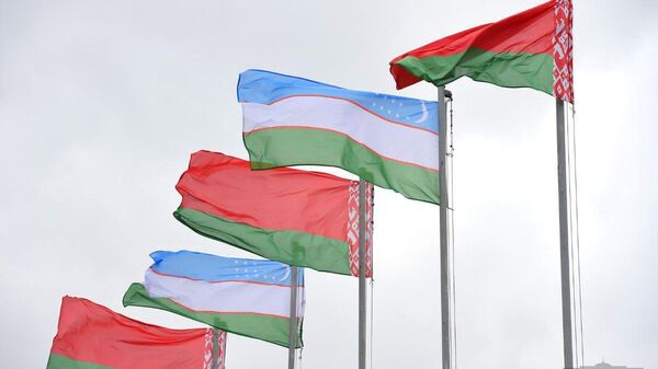 Флаги Узбекистана и Беларуси - Sputnik Узбекистан