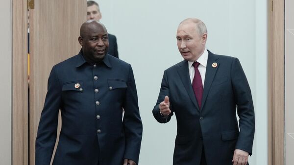 Президент РФ В. Путин встретился с президентом Бурунди Э. Ндайишимийе. - Sputnik Узбекистан