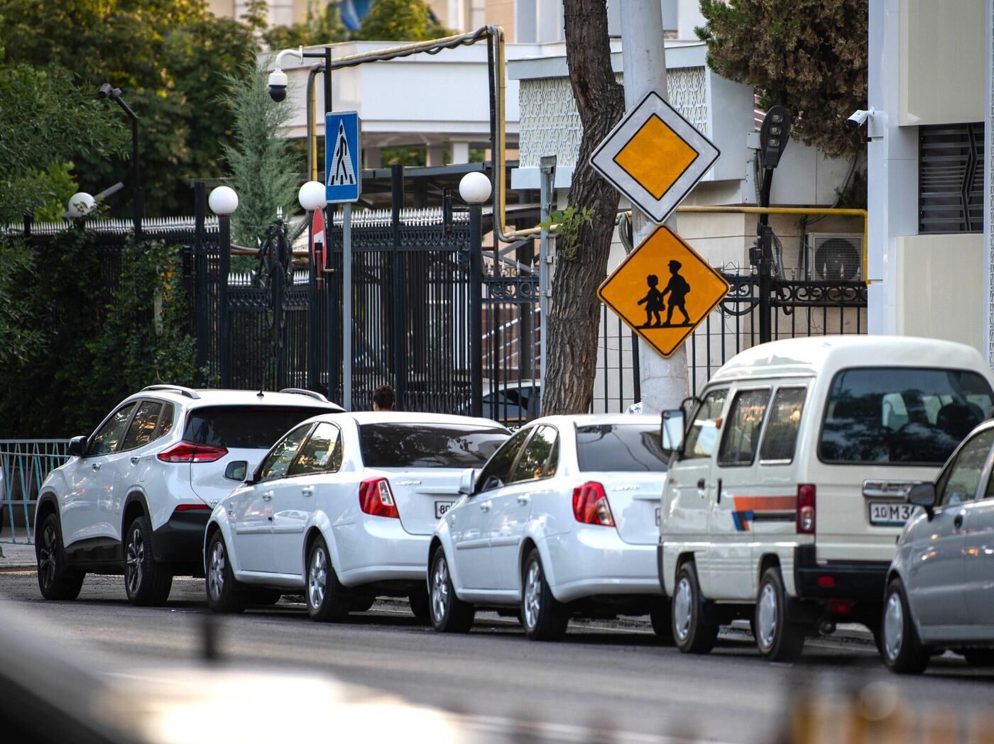 В Узбекистане с 1 ноября повышают плату за выдачу автономеров