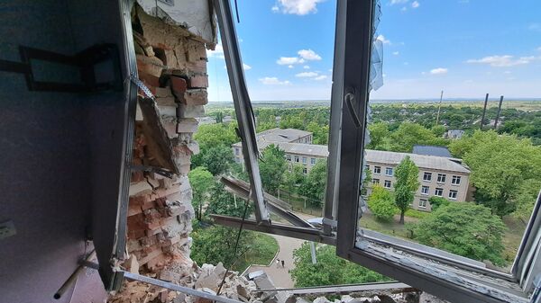 Последствия обстрела Донецка из РСЗО. Архивное фото - Sputnik Узбекистан