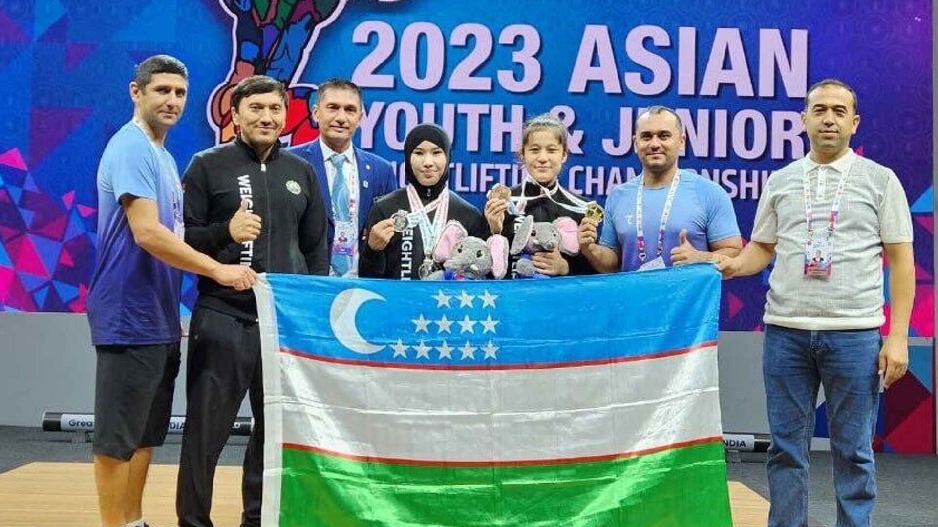 Узбекистан завоевал шесть медалей на чемпионате Азии по тяжелой атлетике - Sputnik Узбекистан, 1920, 31.07.2023