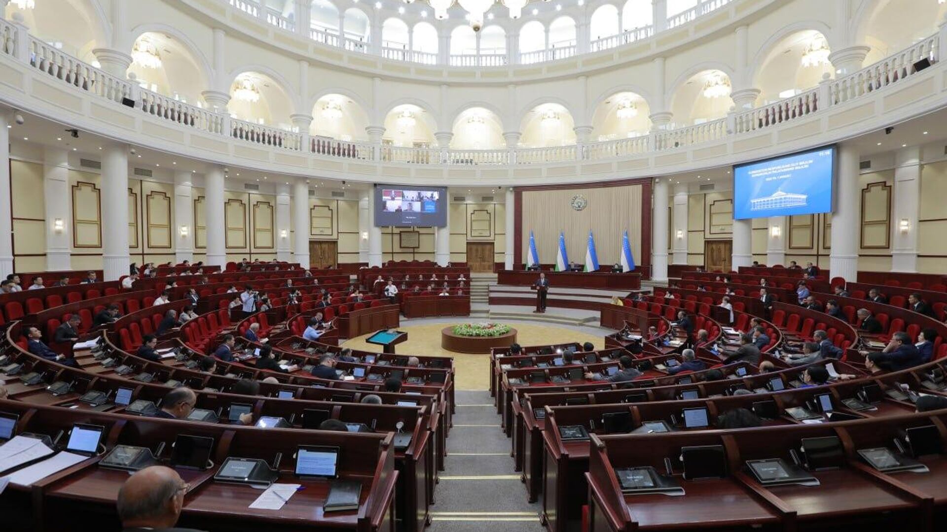 Заседание Законодательной палаты Олий Мажлиса - Sputnik Узбекистан, 1920, 05.01.2024