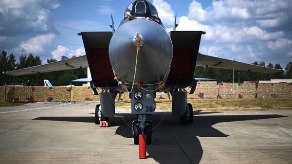 Истребитель-перехватчик МиГ-31К с изделием 9-С-7760 (АРК Кинжал) в Кубинке. - Sputnik Узбекистан