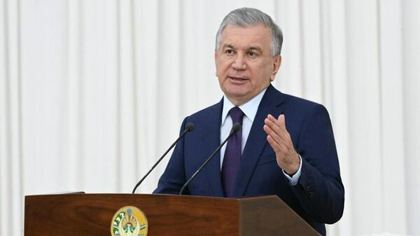 Шавкат Мирзиёев освободил от должности более 30 руководящих должностных лиц  - Sputnik Узбекистан
