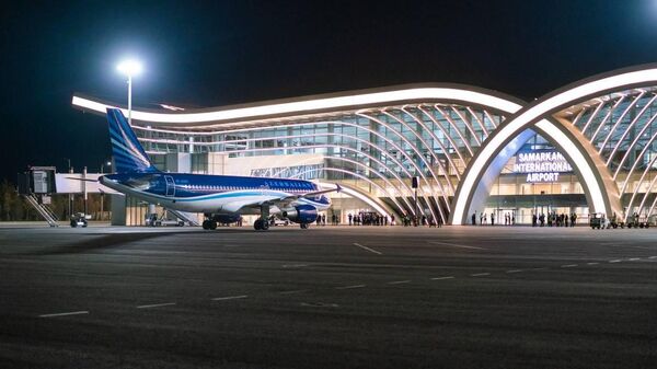 Возобновляются рейсы из Самарканда в Баку - Sputnik Узбекистан