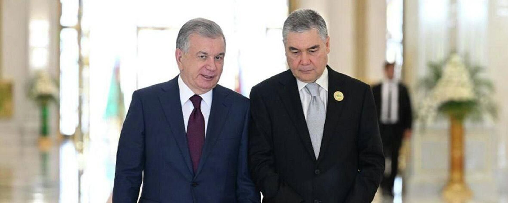 Shavkat Mirziyoyev Gurbanguli Berdimuhamedov bilan uchrashdi - Sputnik O‘zbekiston, 1920, 04.08.2023