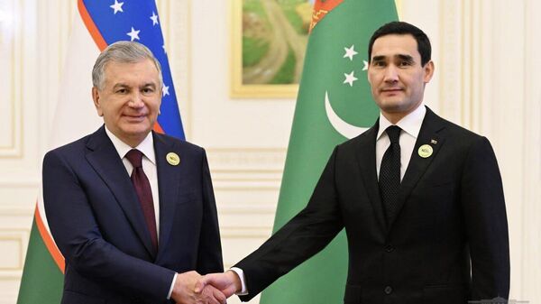 Переговоры Шавката Мирзиёева и Сердара Бердымухамедова в Ашхабаде. - Sputnik Узбекистан