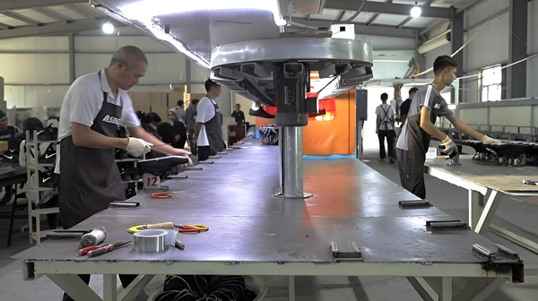 В Узбекистане запустили производство кроссовок NIKE - Sputnik Ўзбекистон