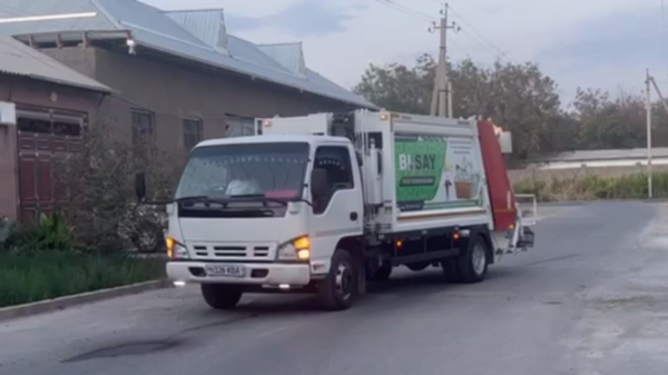 В Узбекистане пробуют новый метод вывоза мусора — под классическую музыку - Sputnik Узбекистан