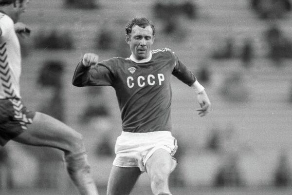 Oleg Romansev - futbol bo‘yicha SSSR olimpiya jamoasi kapitani - Sputnik O‘zbekiston