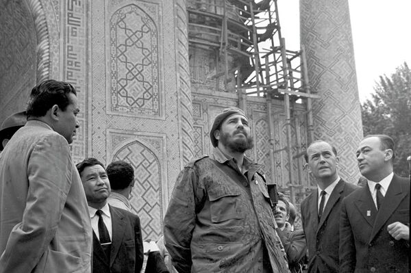 Фидель Кастро осматривает достопримечательности Самарканда - Sputnik Узбекистан