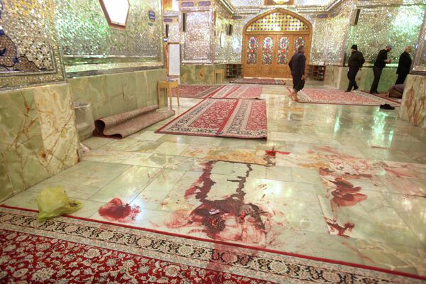 Помещение мечети Шах-Черах в Ширазе, где в результате теракта погиб один человек и по меньшей мере восемь получили ранения. - Sputnik Узбекистан