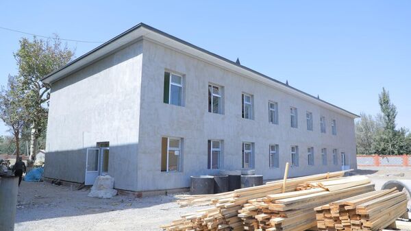 В Наманганской области реконструируют школу  - Sputnik Узбекистан