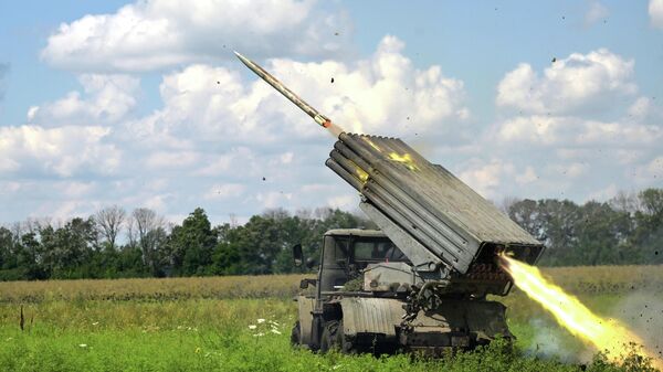 Rossiyaning BM-21 Grad artilleriyasi - Sputnik O‘zbekiston
