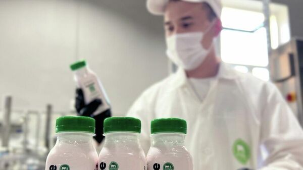 Иммунная молочная продукция со свойством нейтрализации SARS-CoV-2 поступила в продажу в Нукусе. - Sputnik Узбекистан