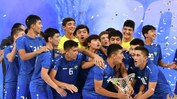 Сборная Узбекистана по футболу U-15 стала победителем турнира “Мirabror Usmanov Memorial Cup-2023” - Sputnik Узбекистан