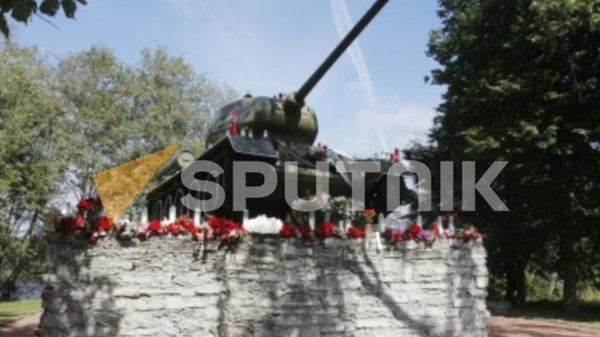 Estoniya Narvadagi T-34 tanki yodgorligini buzib tashlaganiga 1-yil bo‘ldi. - Sputnik O‘zbekiston