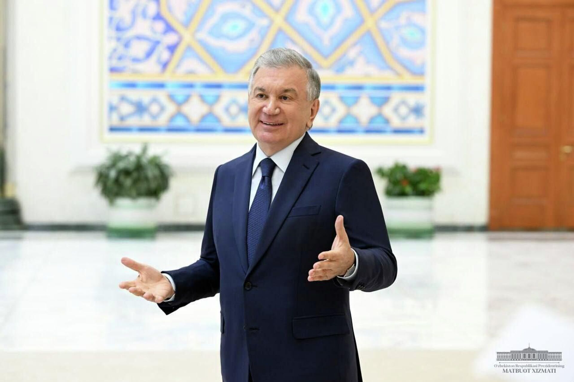 Президент Шавкат Мирзиёев ознакомился с презентацией проектов в области транспорта, энергетики и промышленности - Sputnik Узбекистан, 1920, 17.08.2023