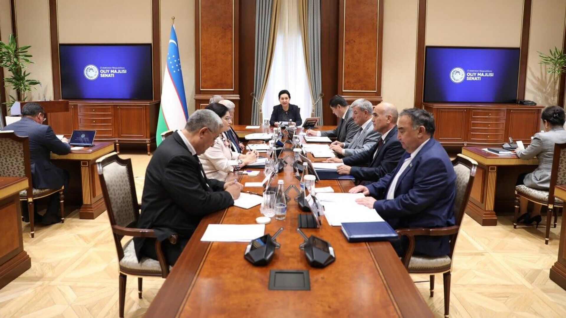 Принято постановление о созыве сорок четвертого пленарного заседания Сената 24 августа 2023 года - Sputnik Узбекистан, 1920, 23.08.2023
