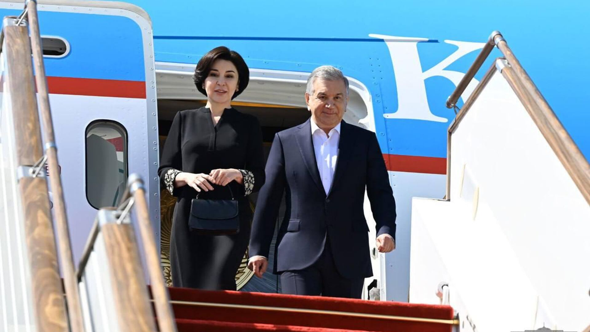 Президент Республики Узбекистан Шавкат Мирзиёев вместе с супругой прибыл в город Физули - Sputnik Узбекистан, 1920, 23.08.2023