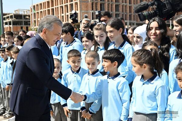 В Карабахе открылась школа имени Мирзо Улугбека - Sputnik Ўзбекистон