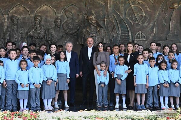 В Карабахе открылась школа имени Мирзо Улугбека - Sputnik Ўзбекистон