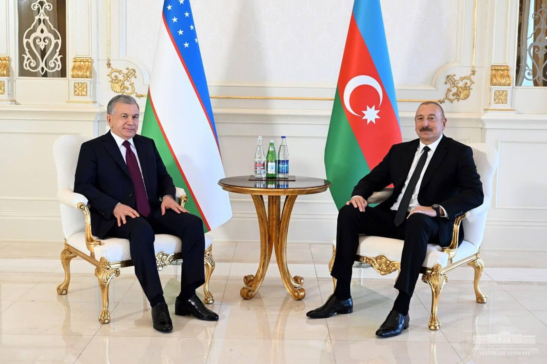 В ходе переговоров в узком формате президенты обменялись мнениями о дальнейшем расширении узбекско-азербайджанских отношений - Sputnik Узбекистан, 1920, 24.08.2023