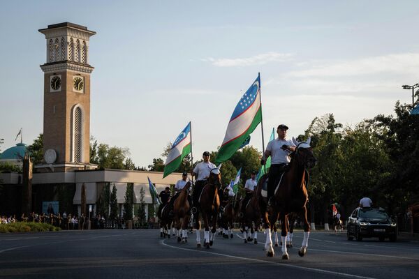 Конный парад, посвященный 32-ой годовщине независимости Узбекистана - Sputnik Узбекистан