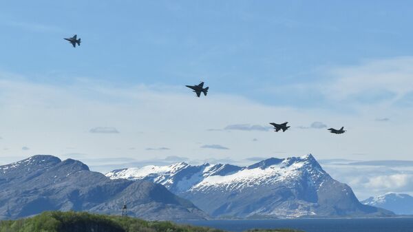 Istrebiteli F-16 Korolevskix VVS Norvegii. Arxivnoe foto - Sputnik O‘zbekiston