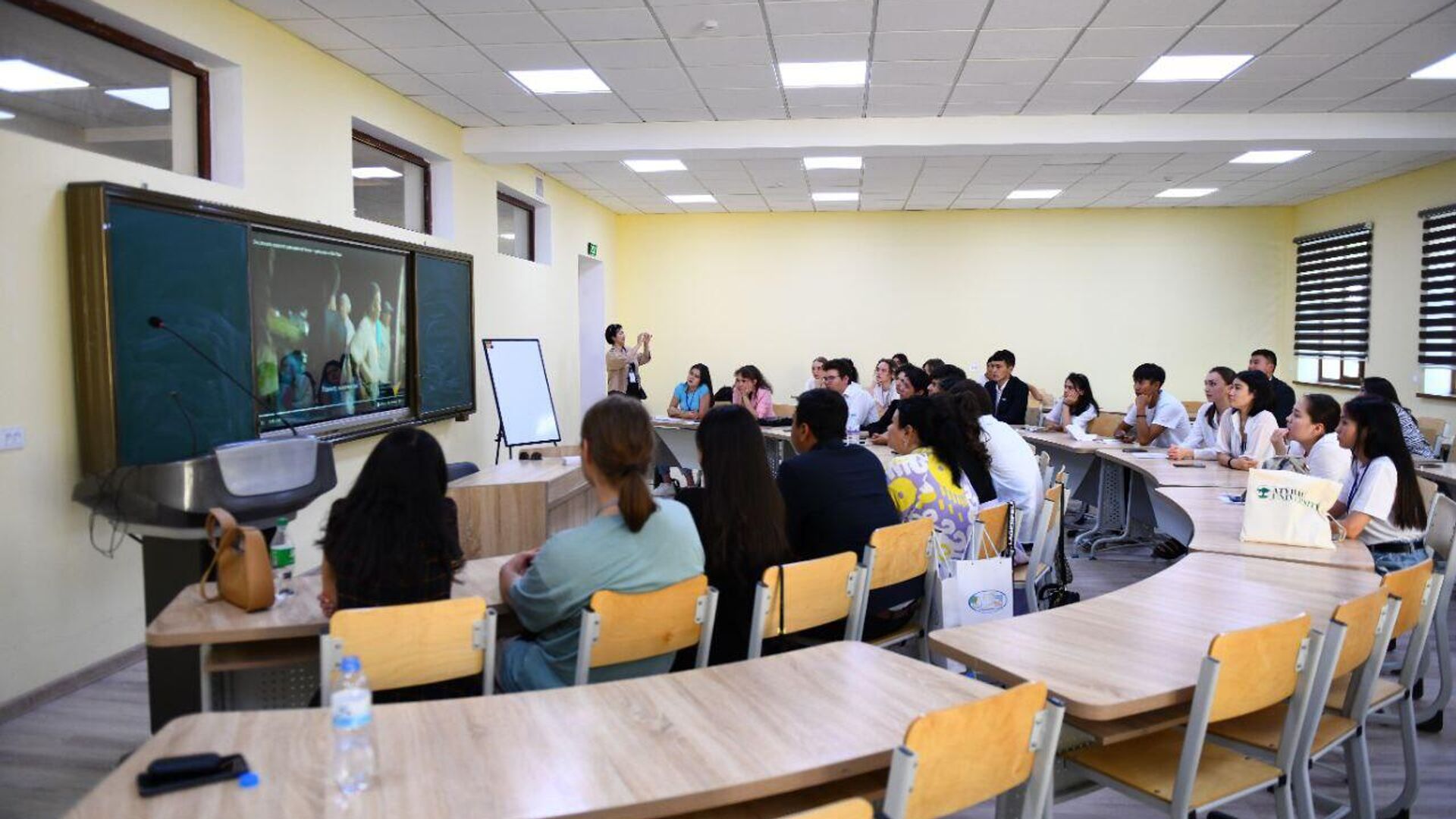 Один из треков VI Азиатского студенческого форума Узбекистан-Азия 2023, посвященный работе СМИ и медиа - Sputnik Узбекистан, 1920, 05.09.2023
