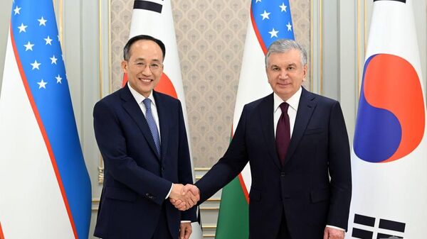 Шавкат Мирзиёев принял министра экономики Южной Кореи  - Sputnik Узбекистан