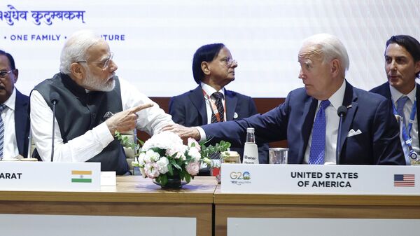 Премьер-министр Индии Нарендра Моди и президент США Джо Байден на саммите G20 в Нью-Дели 9 сентября 2023 года. - Sputnik Ўзбекистон