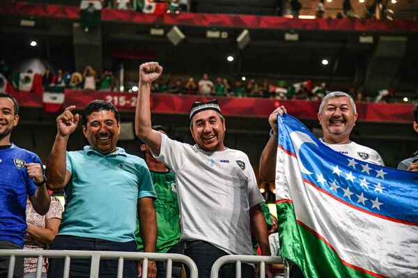 Сборная Узбекистана 13 сентября провела товарищеский матч с Мексикой. - Sputnik Узбекистан