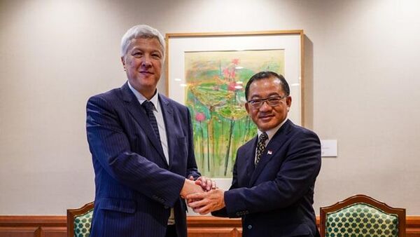 Посол Узбекистана встретился со спикером парламента Сингапура  - Sputnik Узбекистан