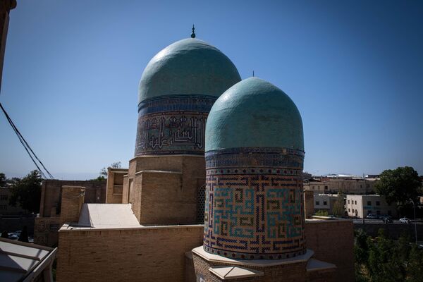 В 2005-2006 годах в мавзолее провели еще одну масштабную реставрацию, пристроили по бокам мавзолея новые порталы. - Sputnik Узбекистан