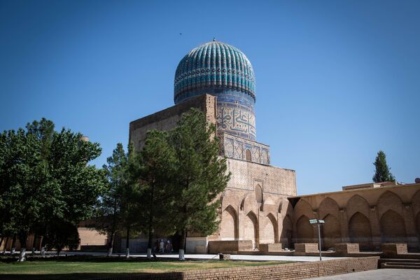 По небольшим сохранившимся фрагментам реставраторам удалось восстановить великолепную роспись мечети. - Sputnik Узбекистан