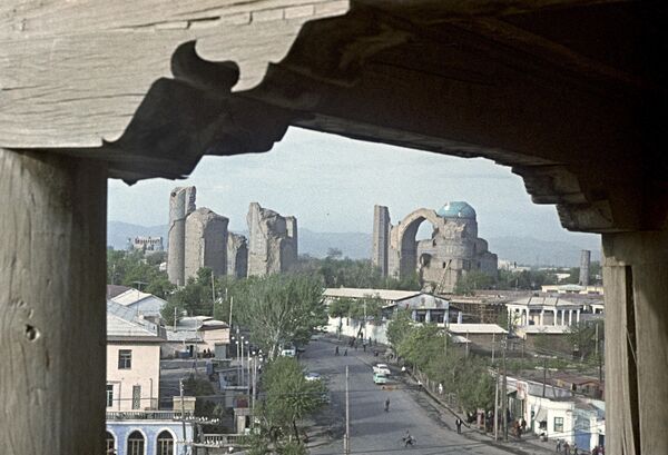 Многие старинные памятники Самарканда долгое время были в состоянии руин (1967 г.). - Sputnik Узбекистан