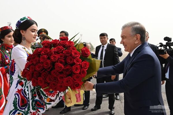 Vizit Shavkata Mirziyoyeva v Dushanbe. Vizit Shavkata Mirziyoyeva v Dushanbe. - Sputnik O‘zbekiston