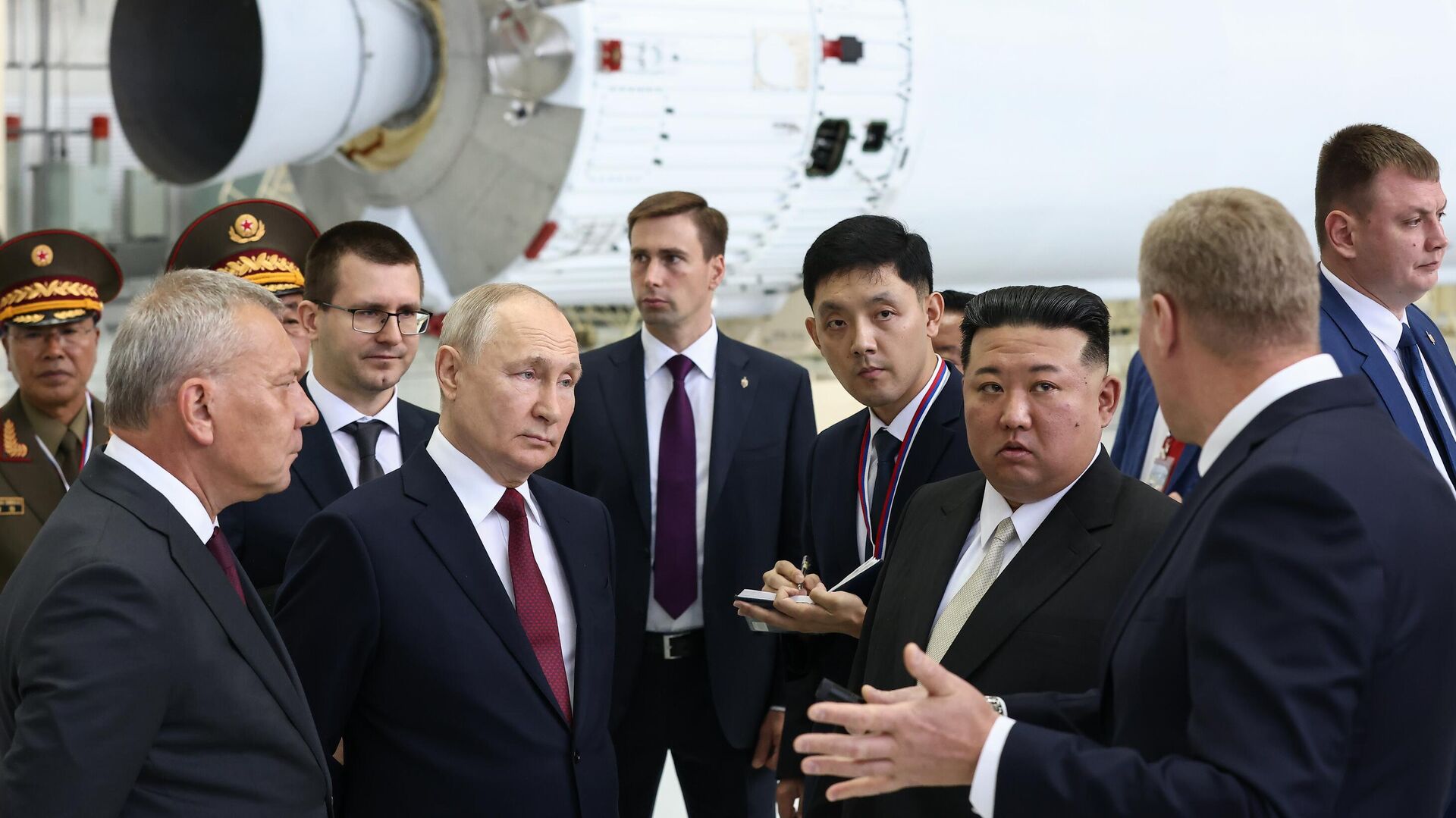 Президент РФ В. Путин посетил космодром Восточный и встретился с лидером КНДР Ким Чен Ыном - Sputnik Узбекистан, 1920, 14.09.2023