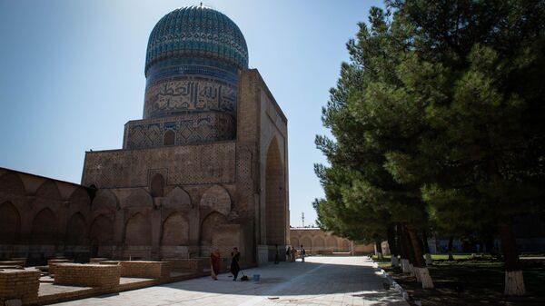 Соборная мечеть Биби-Ханым мусульманское культовое сооружение в Самарканде - Sputnik Узбекистан